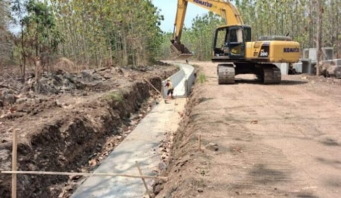 Foto proyek Rehabilitasi Daerah Irigasi (DI) Kumisik, Kecamatan Balapulang, Kabupaten Tegal ( Goresanmalut.com)